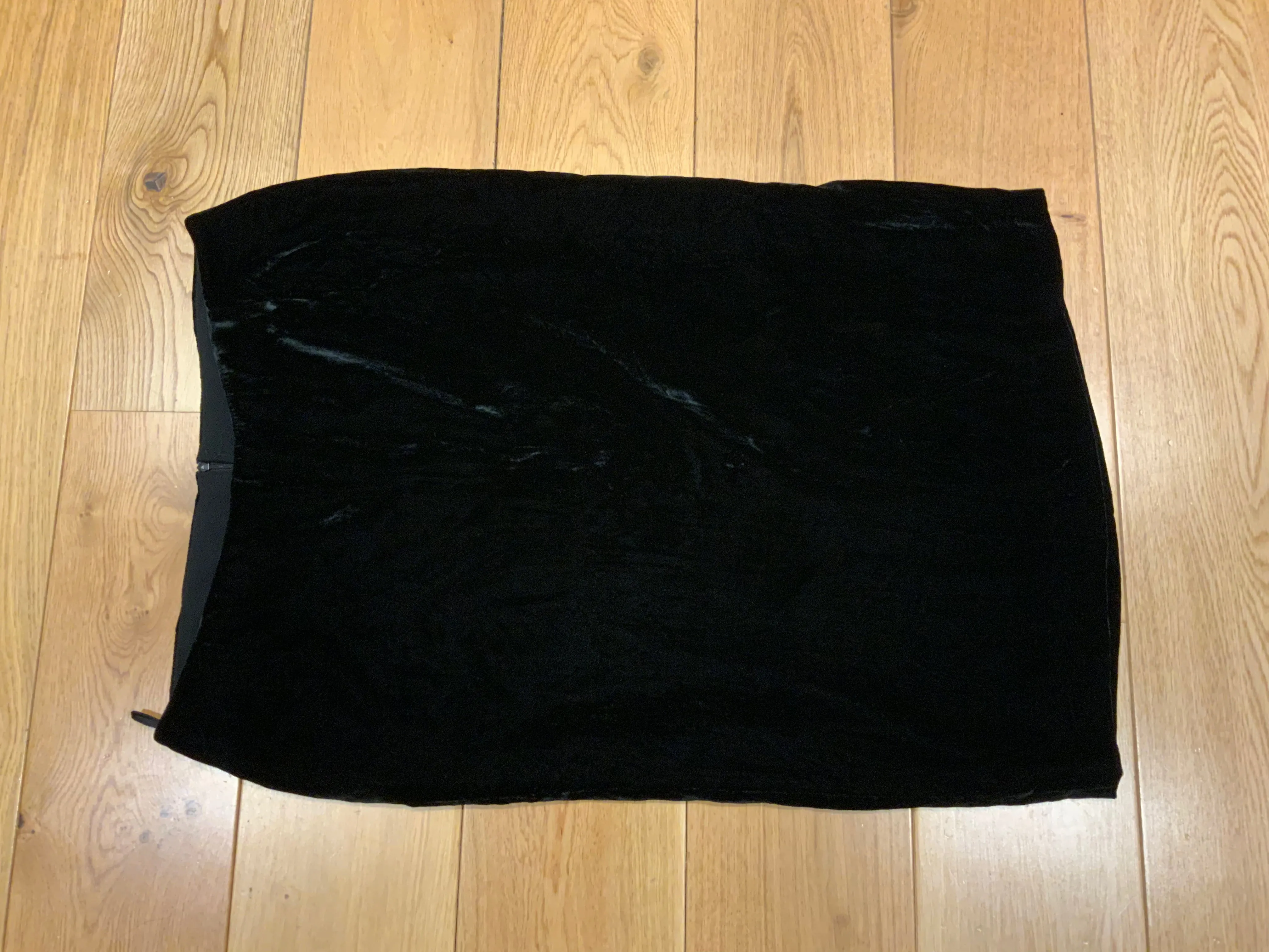 BLACK VELVET MIDI SKIRT SIZE 20-22 ladies